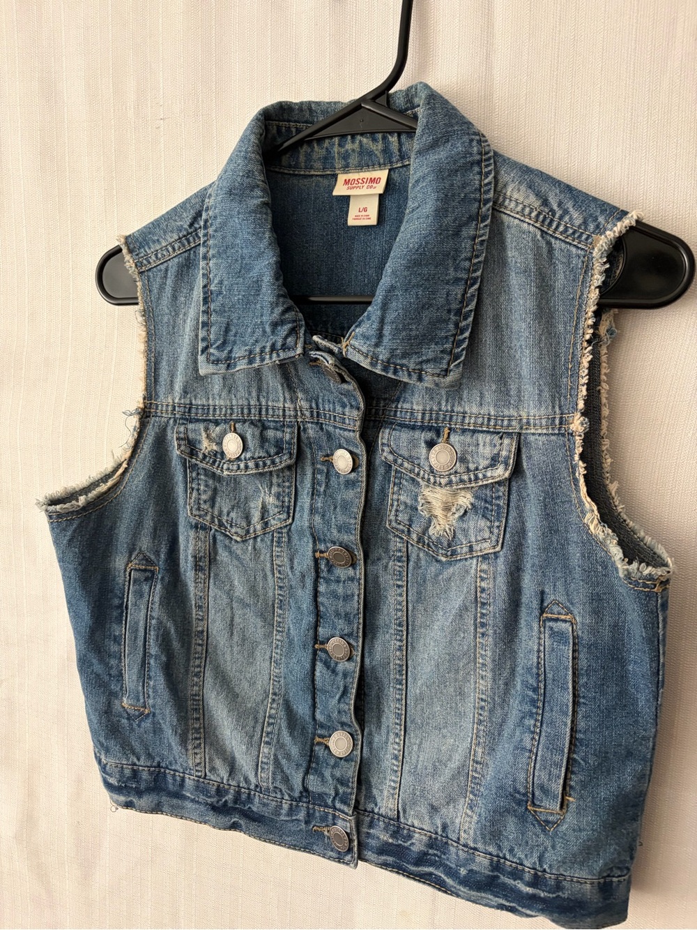 Mossimo Denim Women’s Size Large Vest Distressed Button Front (A654)